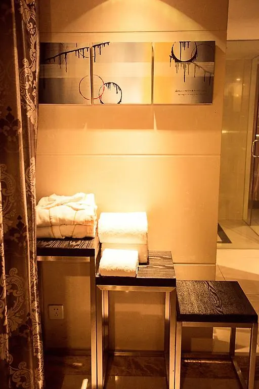 February Sea Seaview Hotel 싼야 3*,  중국